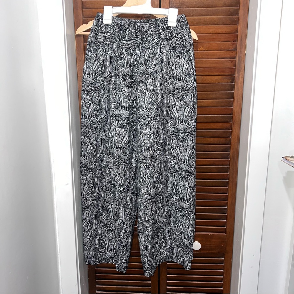 Tahari S Cropped Linen Pants BW Paisley